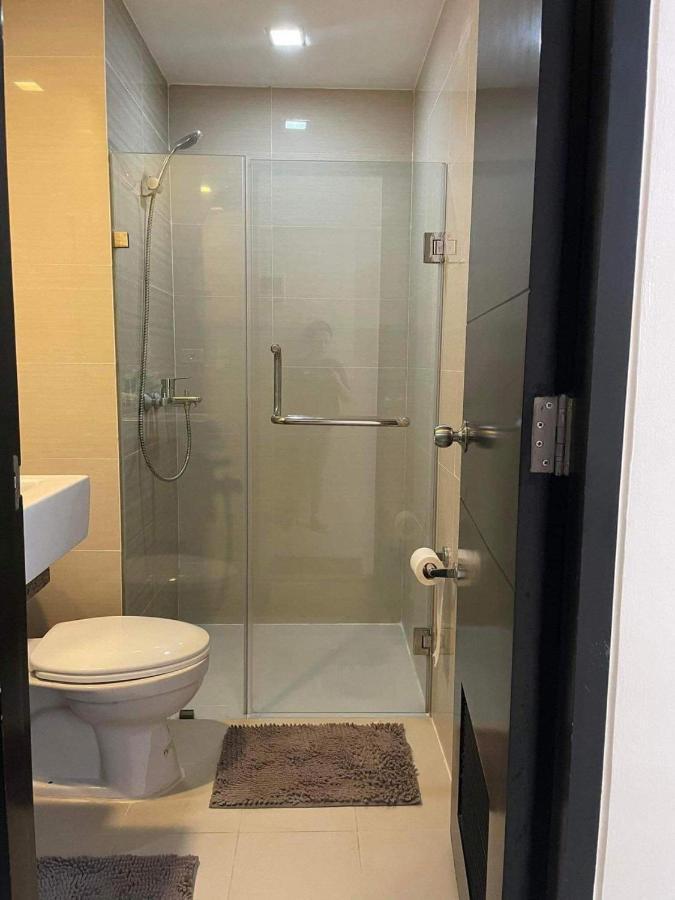 Studio Condo Building 81 Newport Boulevard มะนิลา ภายนอก รูปภาพ